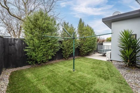 Photo of property in 14 Willowview Drive, Redwood, Christchurch, 8051