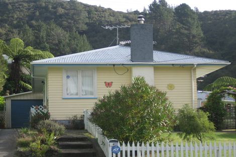 Photo of property in 8 August Street, Stokes Valley, Lower Hutt, 5019