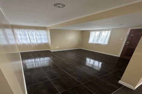 Photo of property in 71 Hamlin Road, Mount Wellington, Auckland, 1060