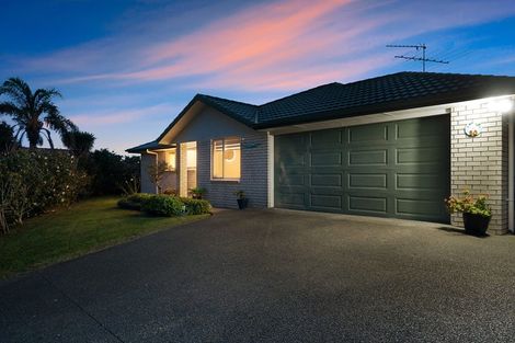 Photo of property in 30 Tauranga Place, Orewa, 0931