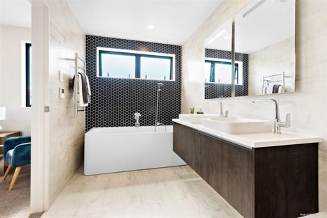 Photo of property in 6 Makura Road, Long Bay, Auckland, 0630