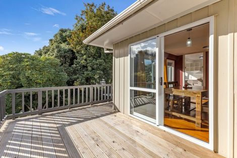 Photo of property in 50 Seaview Road, Marfell, New Plymouth, 4310