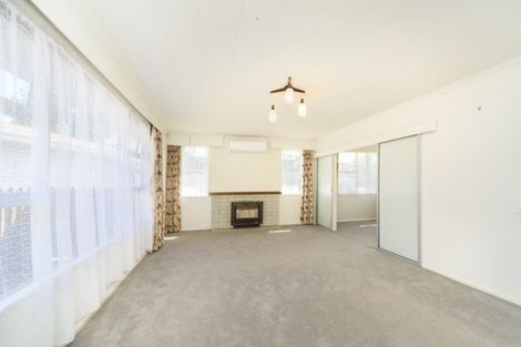Photo of property in 87 Wikiriwhi Crescent, Awapuni, Palmerston North, 4412