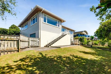 Photo of property in 1 Fairfax Terrace, Frankleigh Park, New Plymouth, 4310