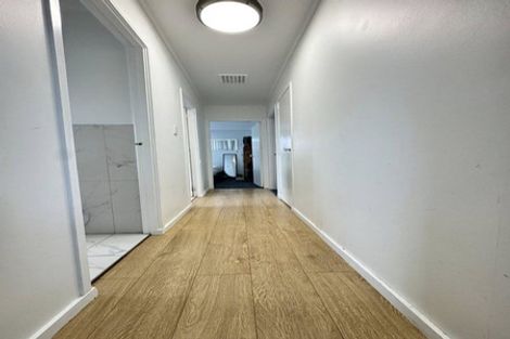 Photo of property in 100 Everglade Drive, Totara Heights, Auckland, 2105