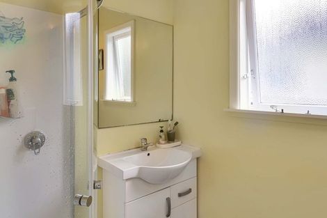 Photo of property in 15 Roberts Street, Epuni, Lower Hutt, 5011