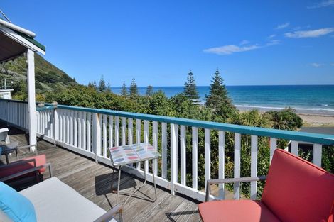 Photo of property in 13c Makorori Beach Road, Makorori, Gisborne, 4073