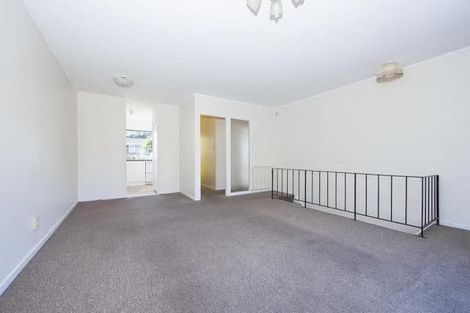 Photo of property in 3/41 Chatsworth Crescent, Pakuranga Heights, Auckland, 2010