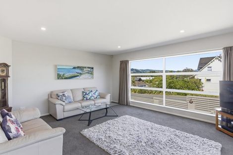Photo of property in 91 Seaview Road, Paraparaumu Beach, Paraparaumu, 5032