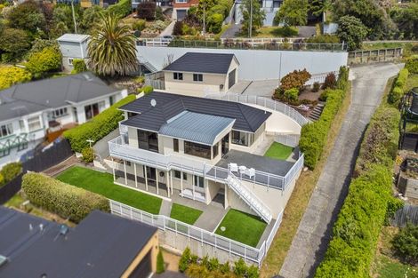 Photo of property in 9 Muritai Terrace, Mount Pleasant, Christchurch, 8081