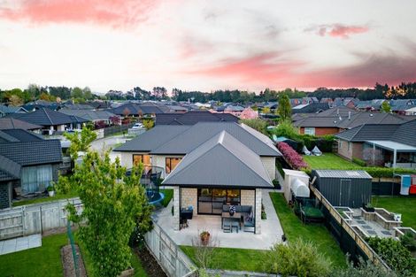 Photo of property in 35 Plescher Crescent, Leamington, Cambridge, 3432