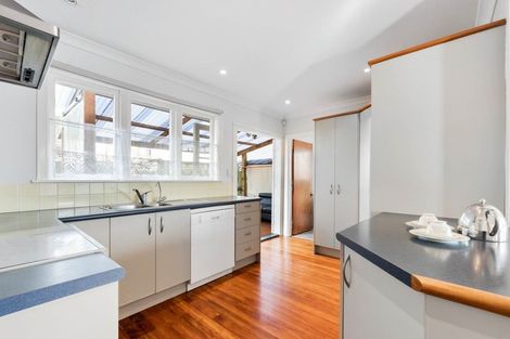 Photo of property in 68 Staveley Avenue, Mount Roskill, Auckland, 1041