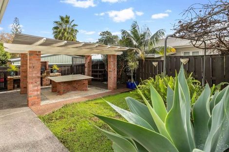 Photo of property in 2 Orsova Place, Lynfield, Auckland, 1042
