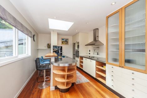 Photo of property in 49 Nevay Road, Miramar, Wellington, 6022