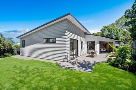 Photo of property in 17 Fordyce Avenue, Sunnyhills, Auckland, 2010