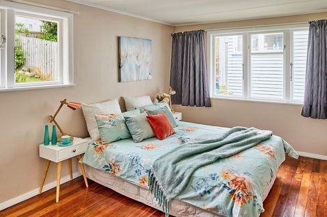 Photo of property in 55 Davidson Crescent, Tawa, Wellington, 5028