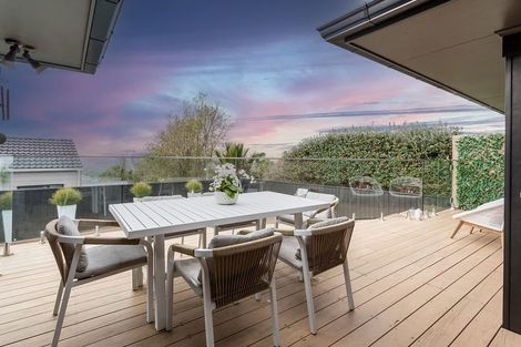 Photo of property in 8 Dunolly Place, Pukekohe, 2120