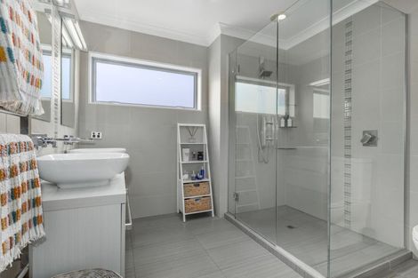 Photo of property in 1 Moss Lane, Raumati Beach, Paraparaumu, 5032