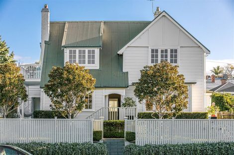 Photo of property in 1/21 Church Street, Devonport, Auckland, 0624