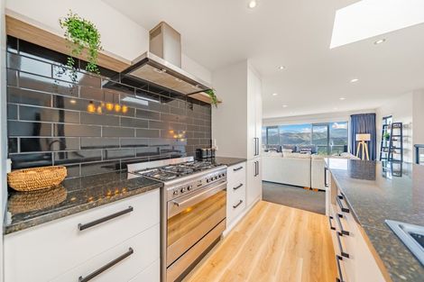 Photo of property in 75 Mount Marua Way, Timberlea, Upper Hutt, 5018