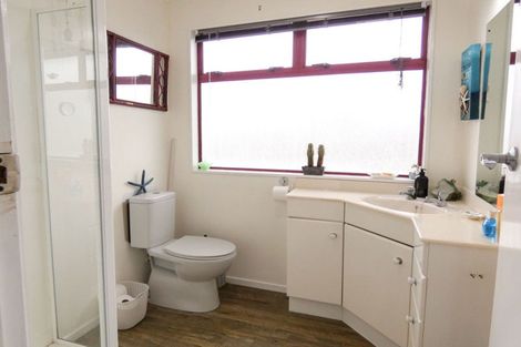 Photo of property in 5 Te Whena Street, Otaki Beach, Otaki, 5512