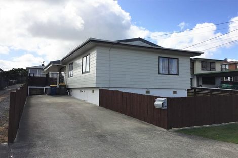 Photo of property in 2/195 Rathgar Road, Henderson, Auckland, 0610