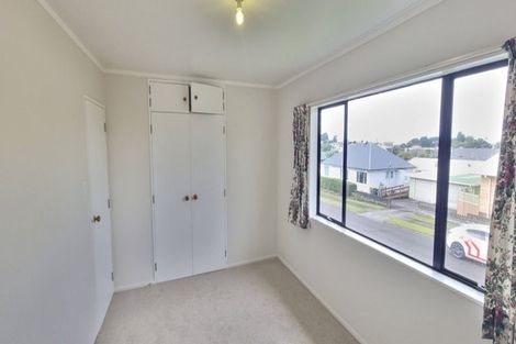 Photo of property in 4 Mayfair Place, Westown, New Plymouth, 4310