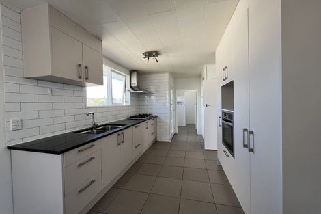 Photo of property in 49 Gossamer Drive, Pakuranga Heights, Auckland, 2010