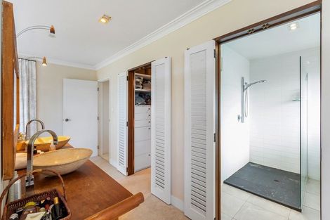 Photo of property in 16 Kotare Place, Sandspit, Warkworth, 0982