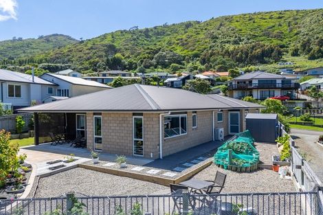 Photo of property in 5 Tauhou Place, Waikanae, 5036