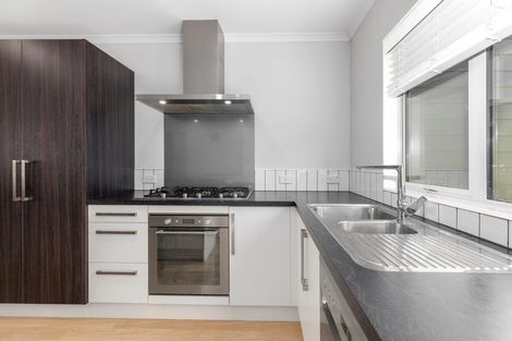 Photo of property in 6 Grace Cove, Aotea, Porirua, 5024