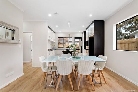 Photo of property in 24 Reelick Avenue, Pakuranga Heights, Auckland, 2010