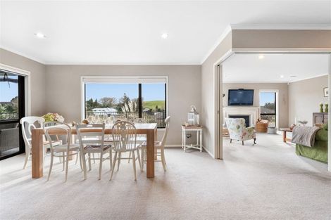 Photo of property in 17 Gavinike Place, Waimauku, 0812