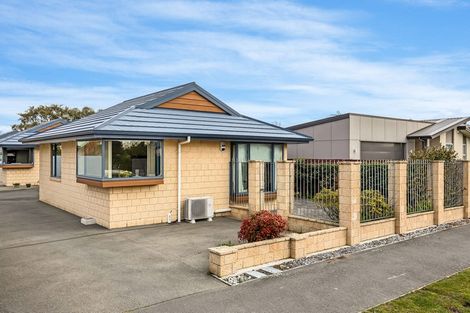 Photo of property in 12a Grassmere Street, Papanui, Christchurch, 8052