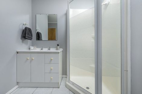 Photo of property in 9 Denver Avenue, Sunnyvale, Auckland, 0612