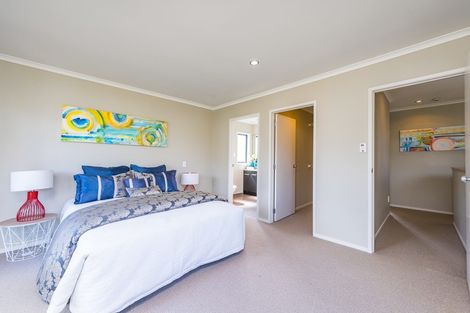 Photo of property in 5 Sonoma Crescent, Oteha, Auckland, 0632