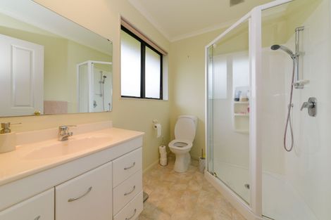 Photo of property in 14 Woodgate Court, Fitzherbert, Palmerston North, 4410