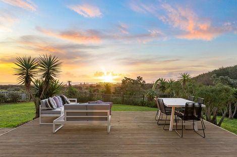 Photo of property in 333 Motutara Road, Muriwai, Waimauku, 0881