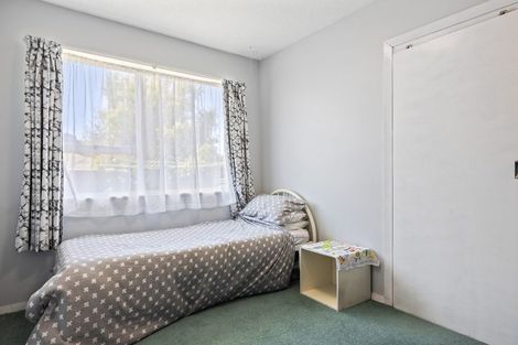 Photo of property in 26 Jenkins Avenue, Redwood, Christchurch, 8051