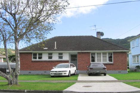 Photo of property in 21 Farmer Crescent, Taita, Lower Hutt, 5011