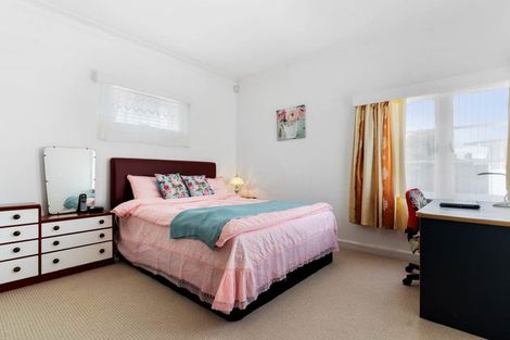 Photo of property in 50a Megan Avenue, Pakuranga Heights, Auckland, 2010