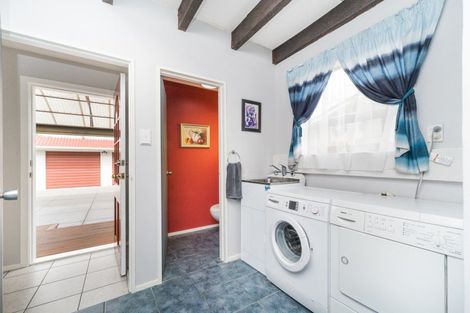 Photo of property in 16 Akaroa Avenue, Awapuni, Palmerston North, 4412