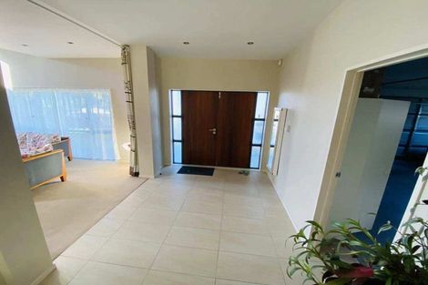 Photo of property in 18 Catlins Place, Fairview Heights, Auckland, 0632