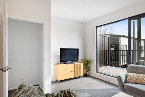 Photo of property in 3 Meg Lane, Glen Eden, 0602