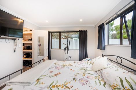 Photo of property in 49 Kaimanawa Street, Kelvin Grove, Palmerston North, 4414