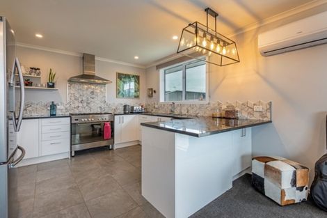 Photo of property in 7 Story Street, Foxton Beach, Foxton, 4815