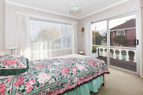 Photo of property in 17 Halliwell Avenue, Papanui, Christchurch, 8052