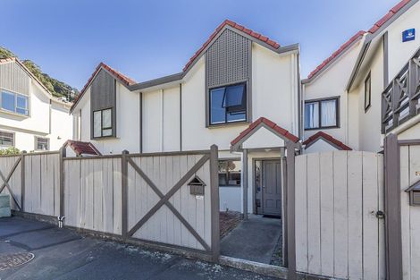 Photo of property in 10 George Street, Thorndon, Wellington, 6011