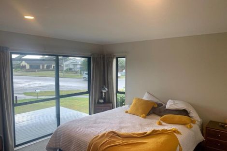 Photo of property in 1 Admiral Crescent, Flagstaff, Hamilton, 3210