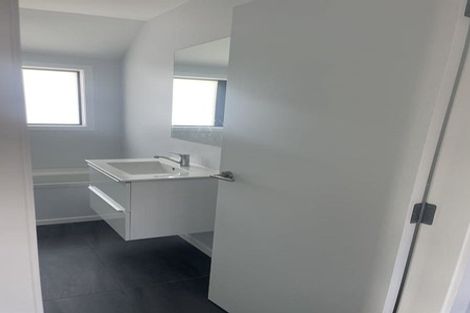 Photo of property in 128d Randwick Road, Moera, Lower Hutt, 5010